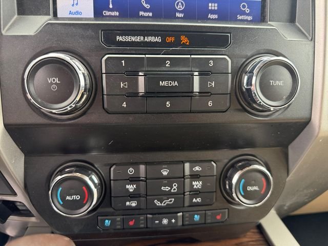 Used 2019 White Ford Lariat image 13