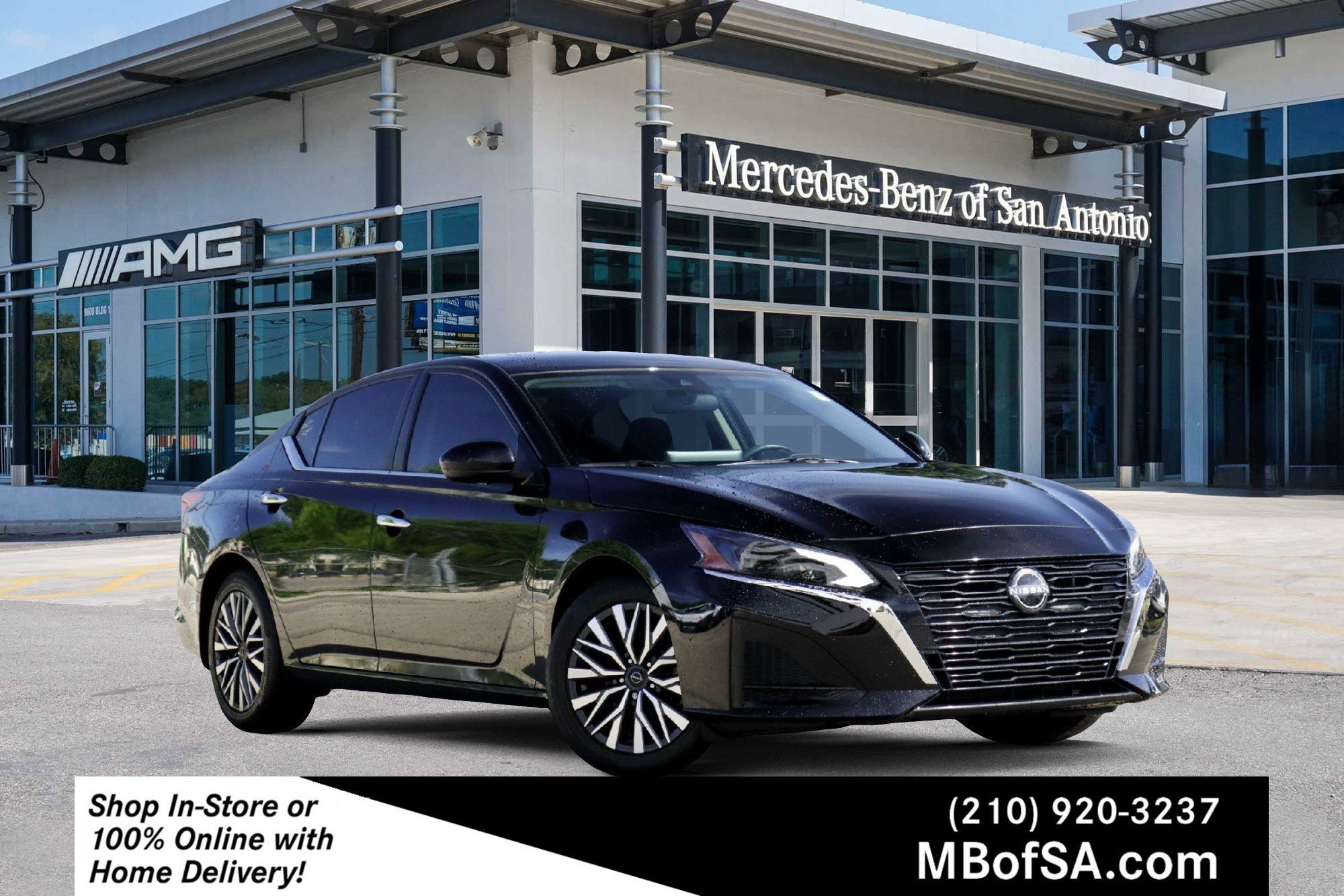 Used 2024 Super Black Nissan 2.5 SV image 1
