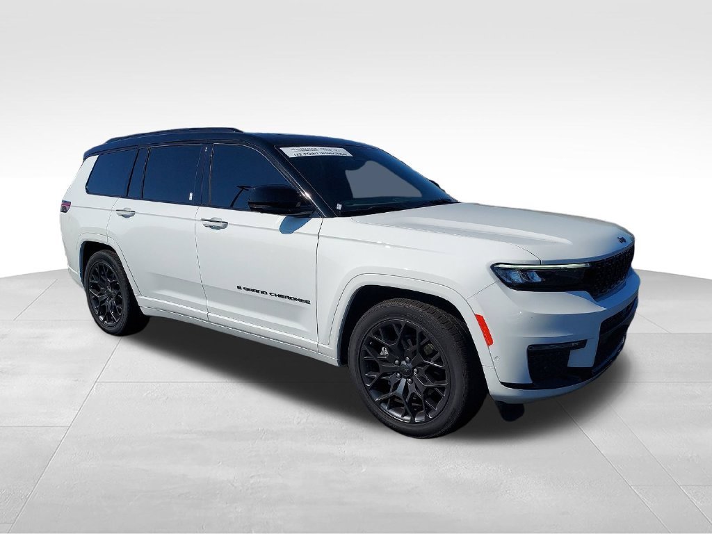 Used 2025 White Jeep Summit image 7