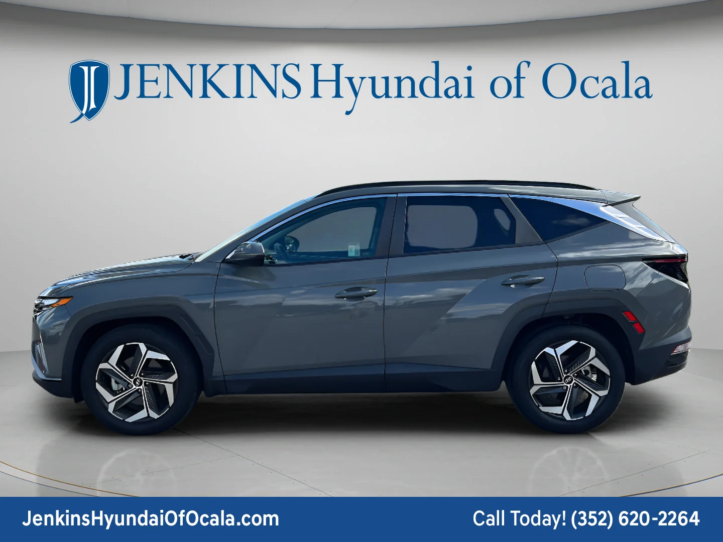 Used 2024 Hampton Gray Hyundai SEL image 6
