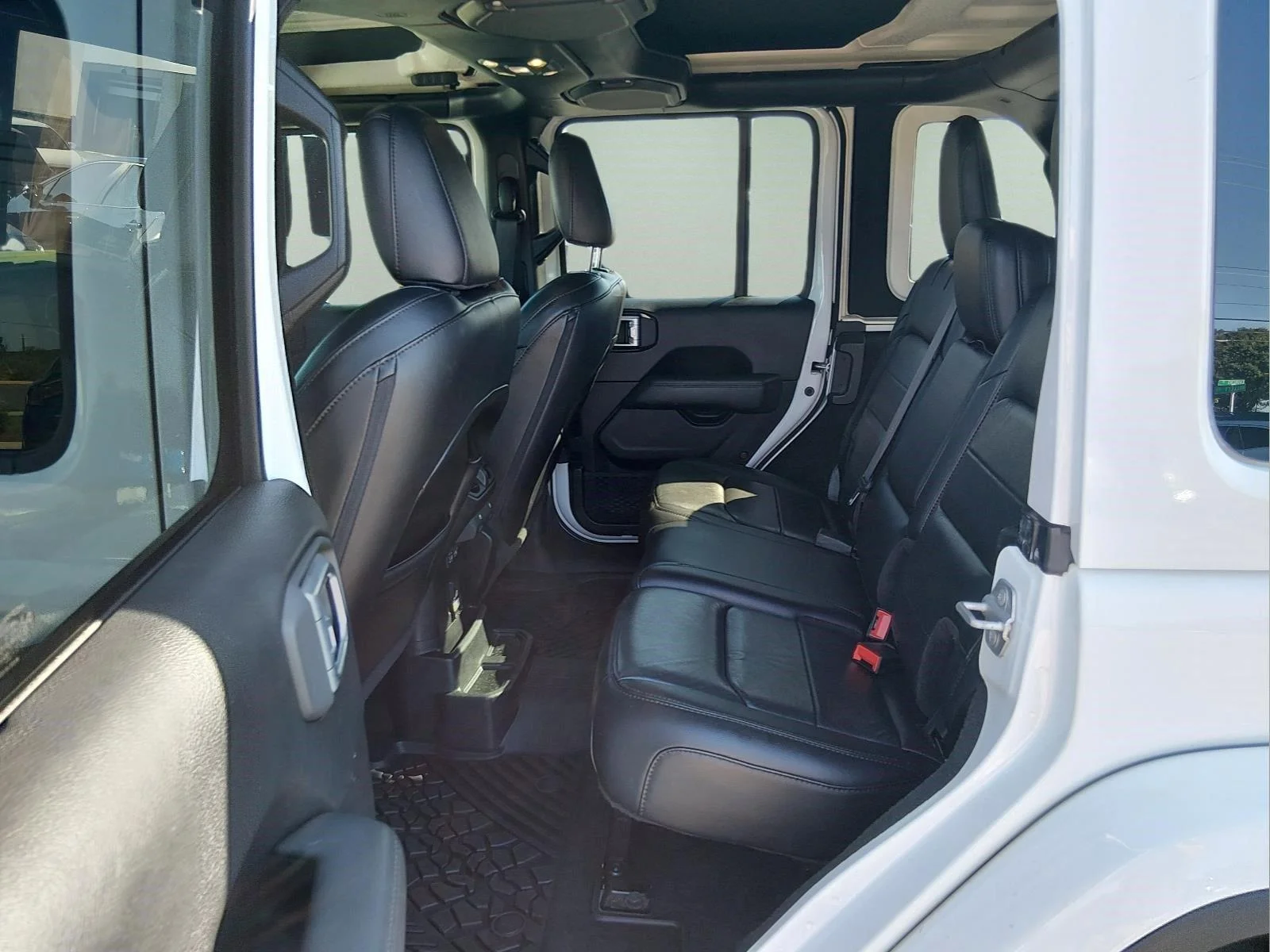 Used 2020 Bright White Clearcoat Jeep Sahara Altitude image 19