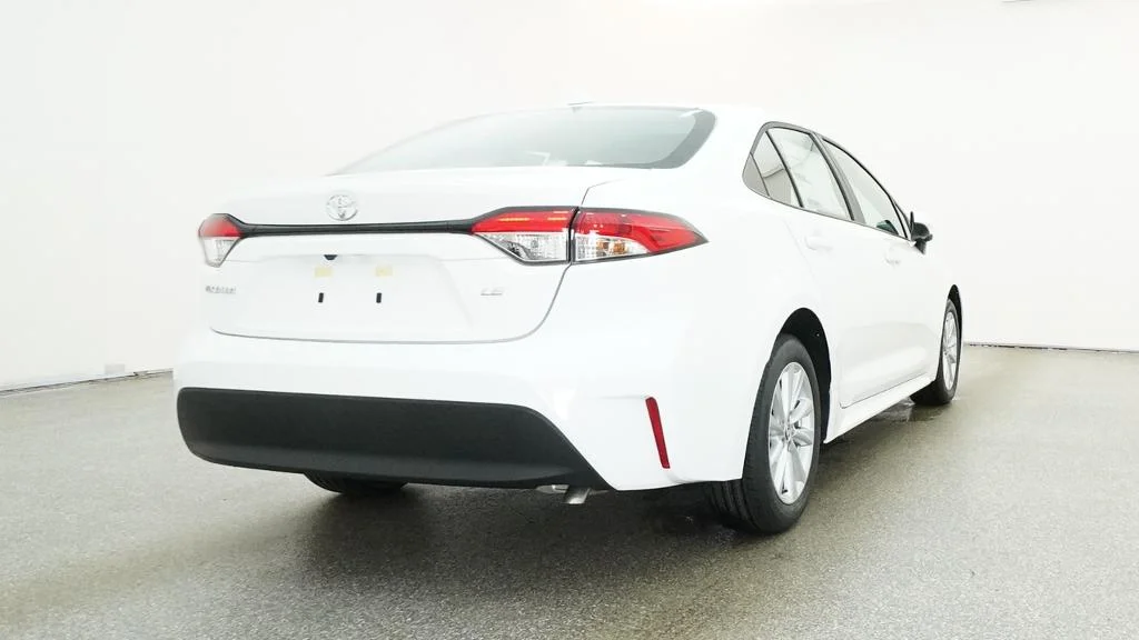 New 2026 Ice Cap Toyota LE image 21