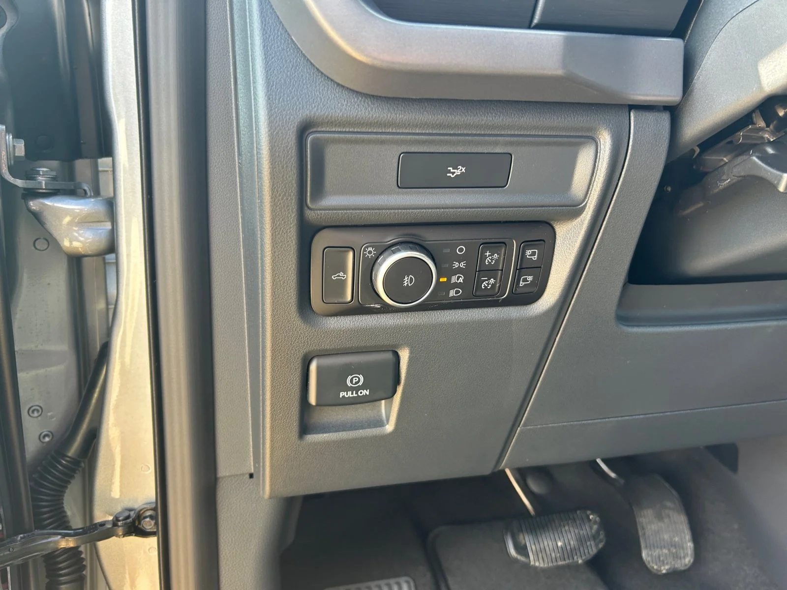 New 2026 Iconic Silver Metallic Ford XLT image 16