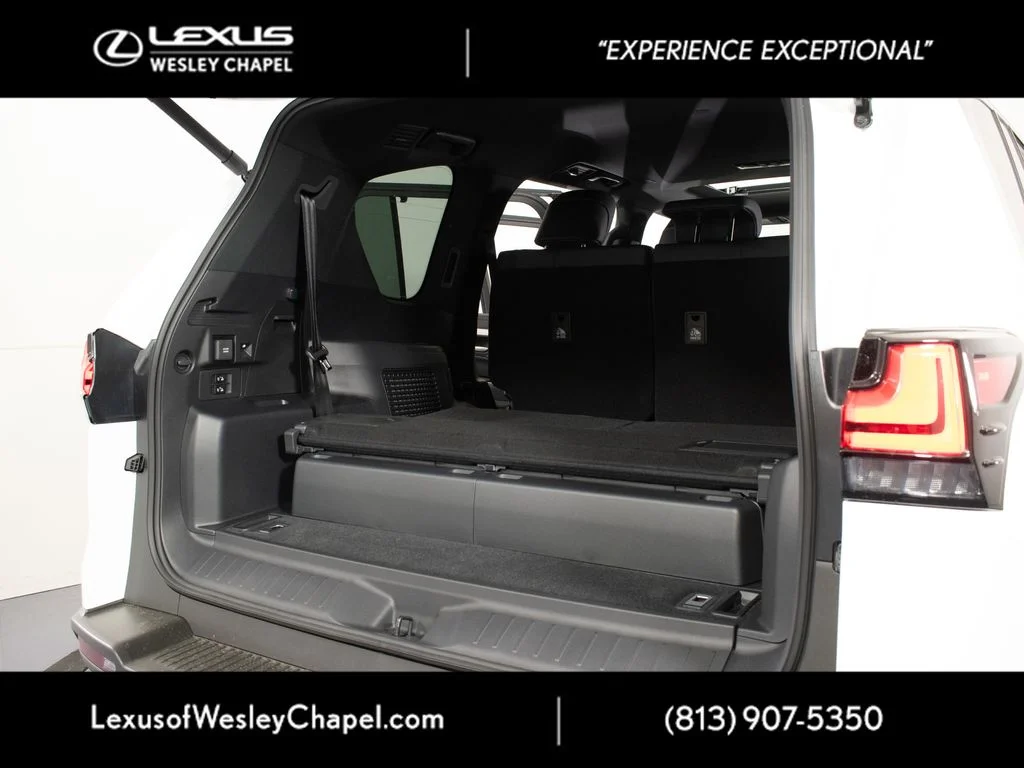 2026 Lexus LX 700h F-Sport - Photo 17