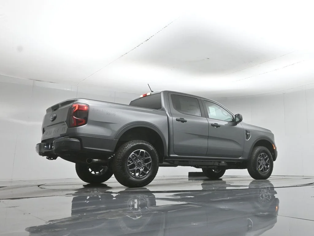 New 2026 Carbonized Gray Metallic Ford XLT image 45
