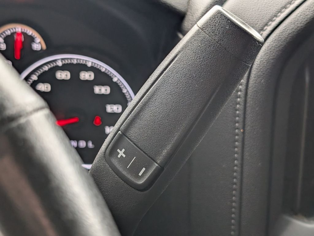 Used 2019 Silver Chevrolet RST image 31
