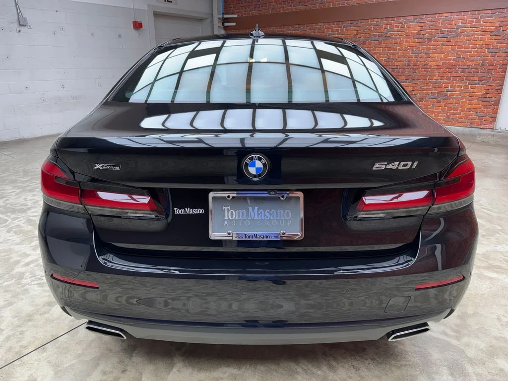Used 2022 Black BMW 540i xDrive image 4
