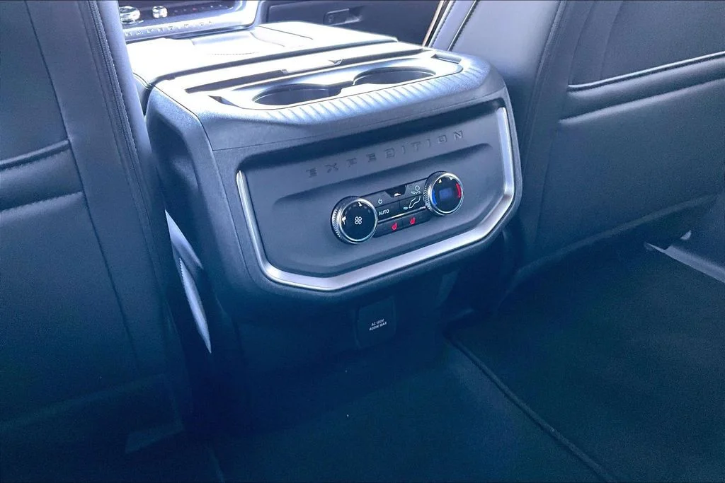 New 2026 White Ford MAX Platinum® image 17