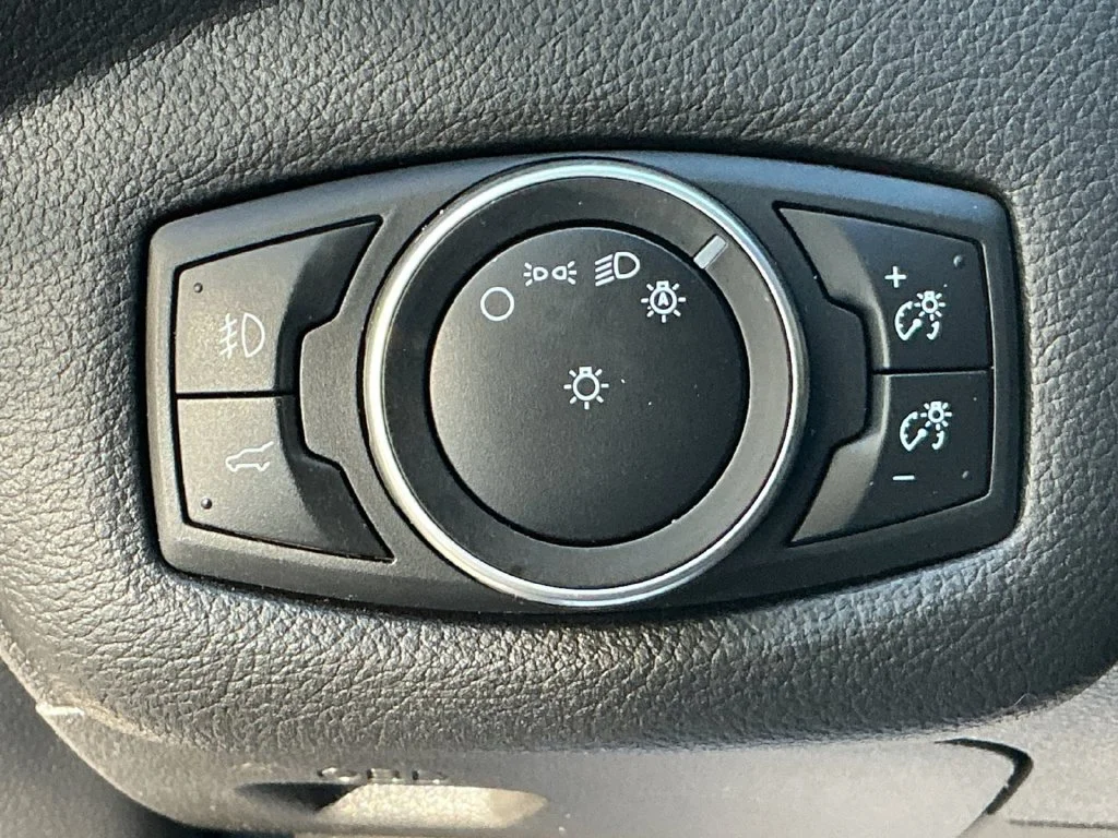 Used 2018 Silver Ford SE image 19