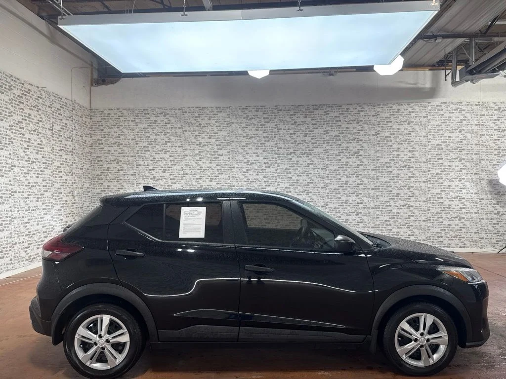 Used 2021 Super Black Nissan S image 8