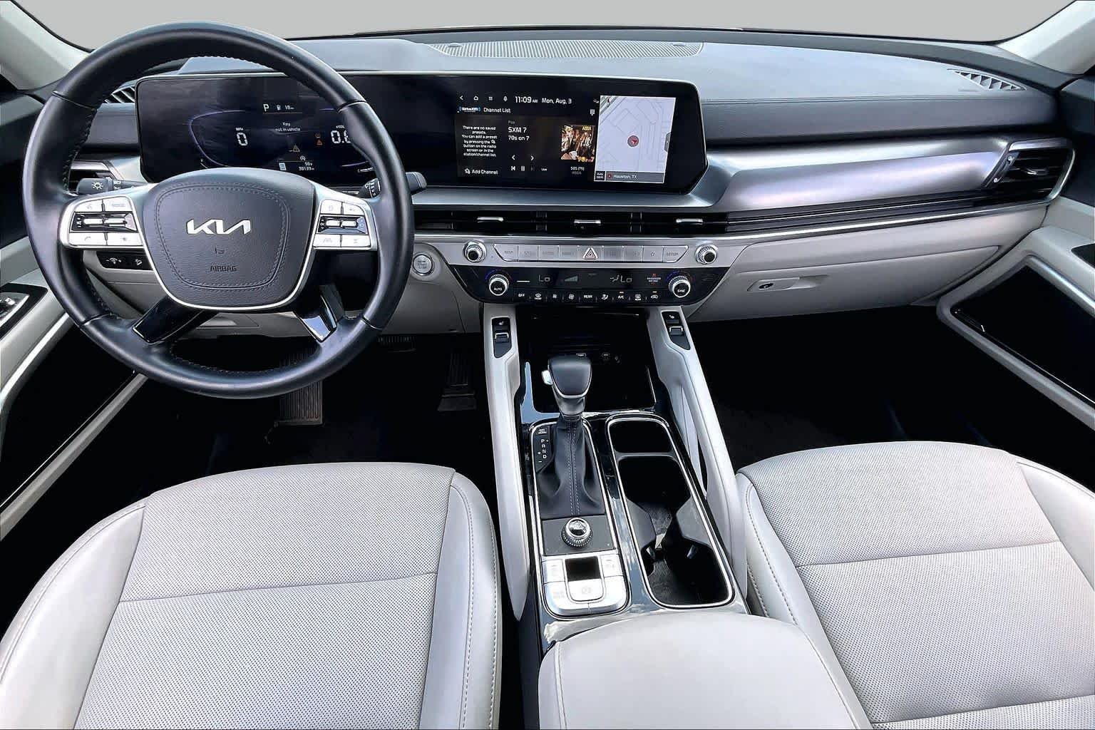 Used 2025 Glacial White Pearl Kia S image 13