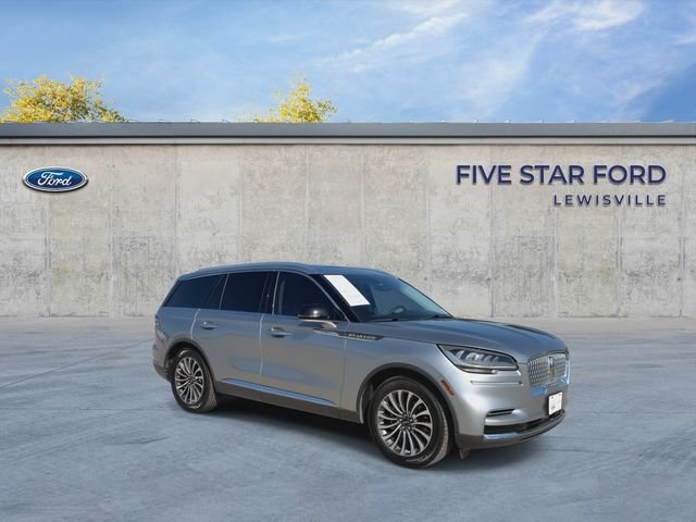 Used 2024 Silver Lincoln Premiere image 2