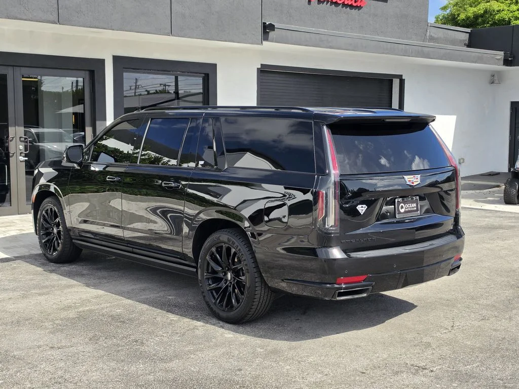 Used 2023 Black Cadillac Sport Platinum image 3