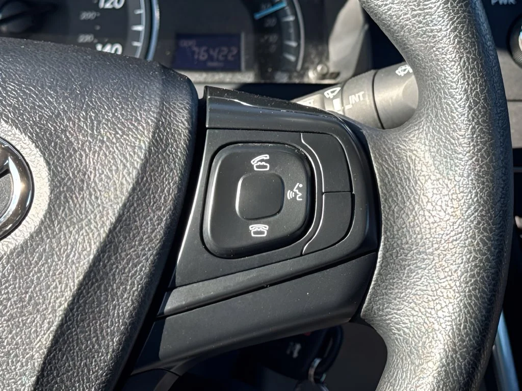 Used 2015 White Toyota LE image 15