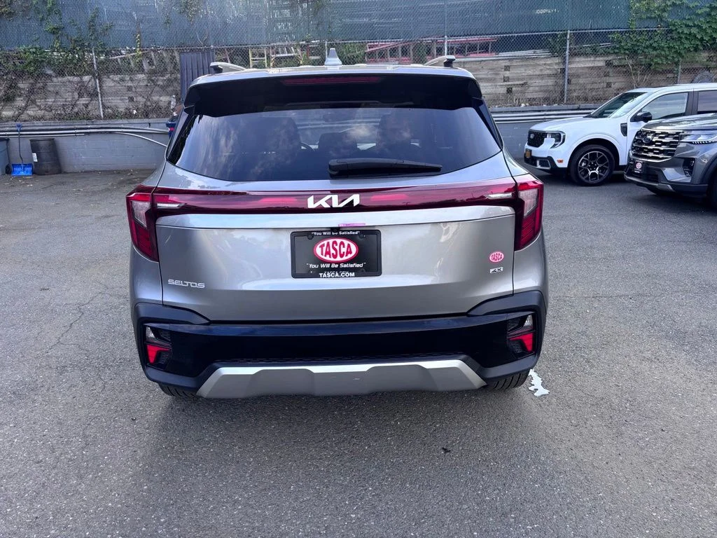 Used 2025 Gray Kia S image 5