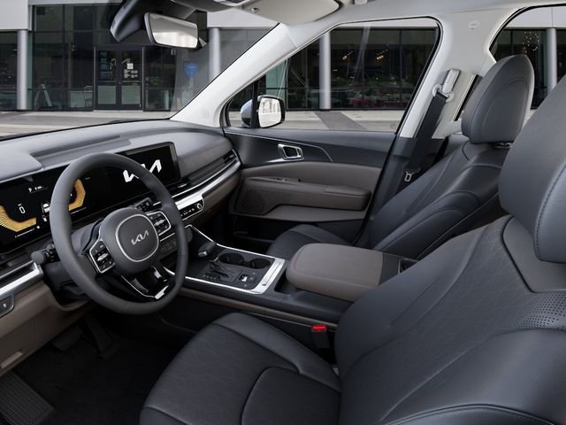 New 2026 Snow White Pearl Kia LXS image 17