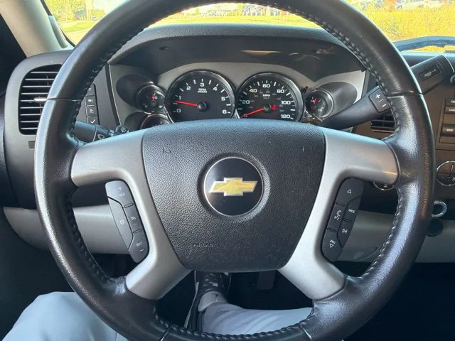 Used 2010 Black Chevrolet LT image 13