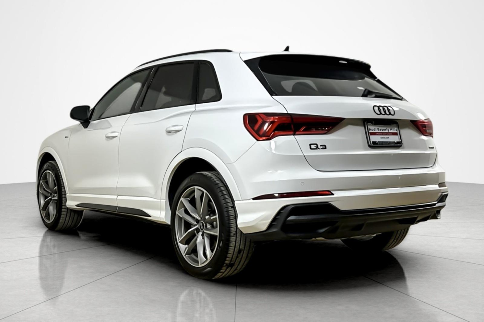 Used 2023 Ibis White Audi S line Premium 45 TFSI quattro image 3