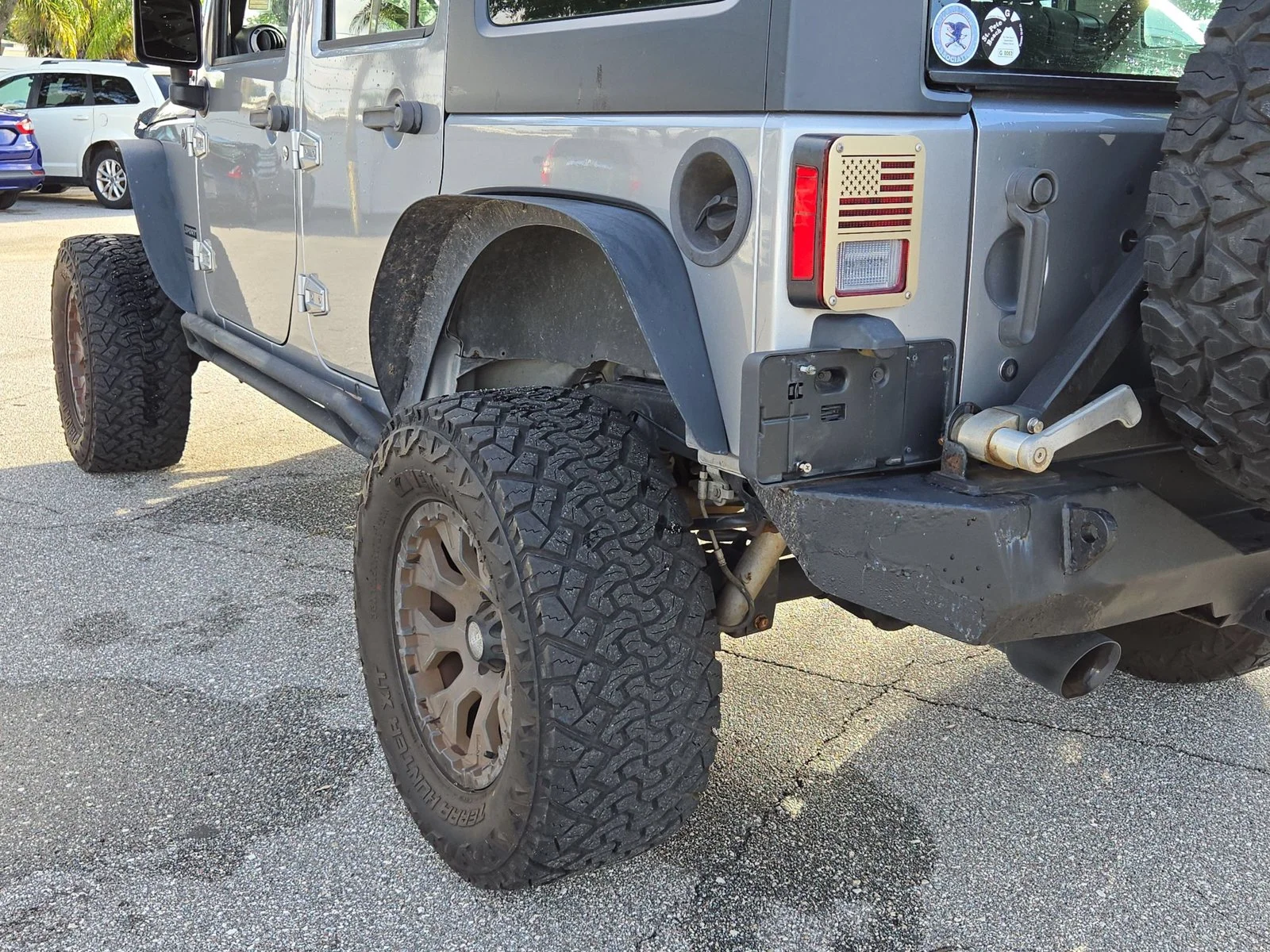 Used 2015 Billet Silver Metallic Clearcoat Jeep Sport image 12