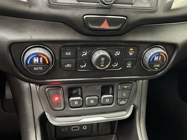 Used 2018 Summit White GMC SLE image 21