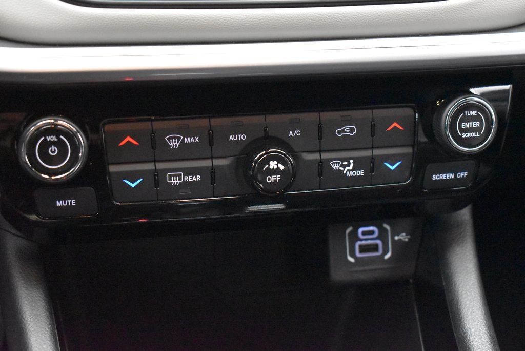 Used 2025 White Jeep Limited image 20