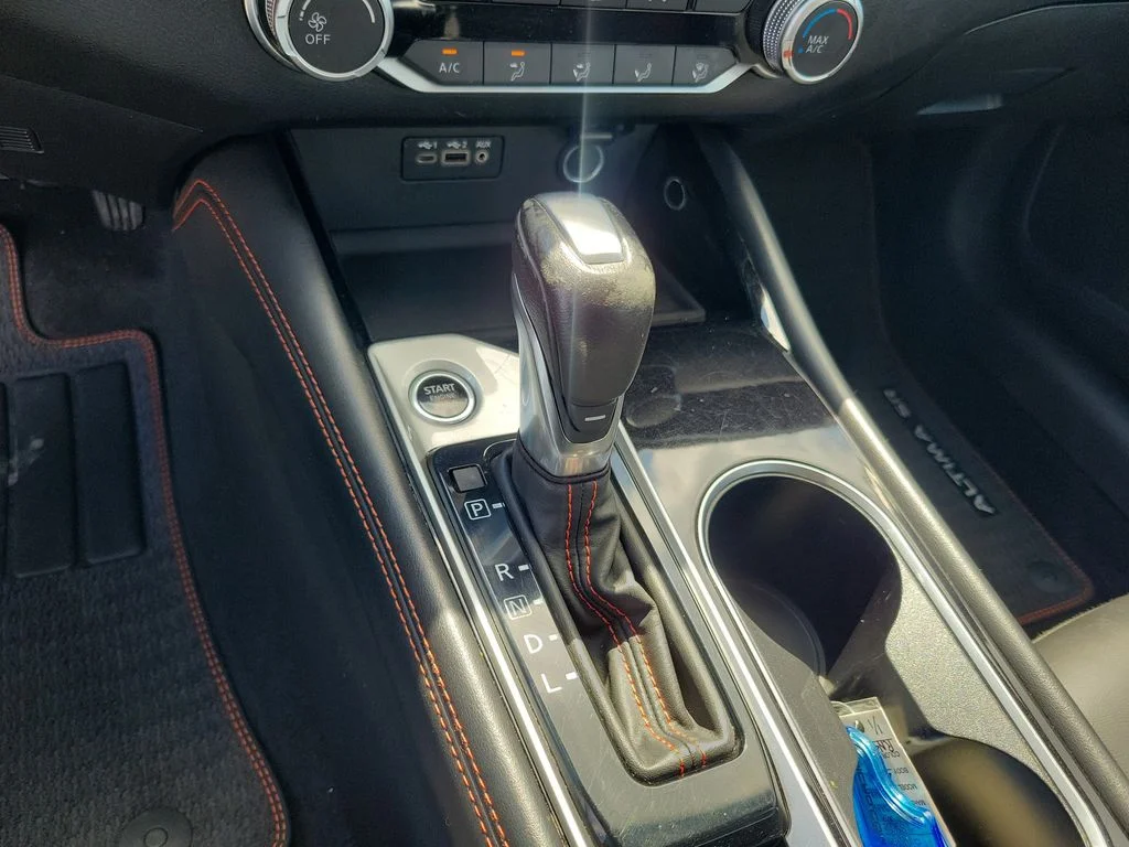 Used 2024 White Nissan 2.5 SR image 33