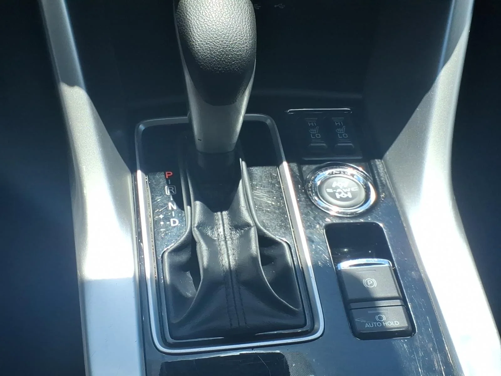Used 2024 Labrador Black Mitsubishi SE image 22