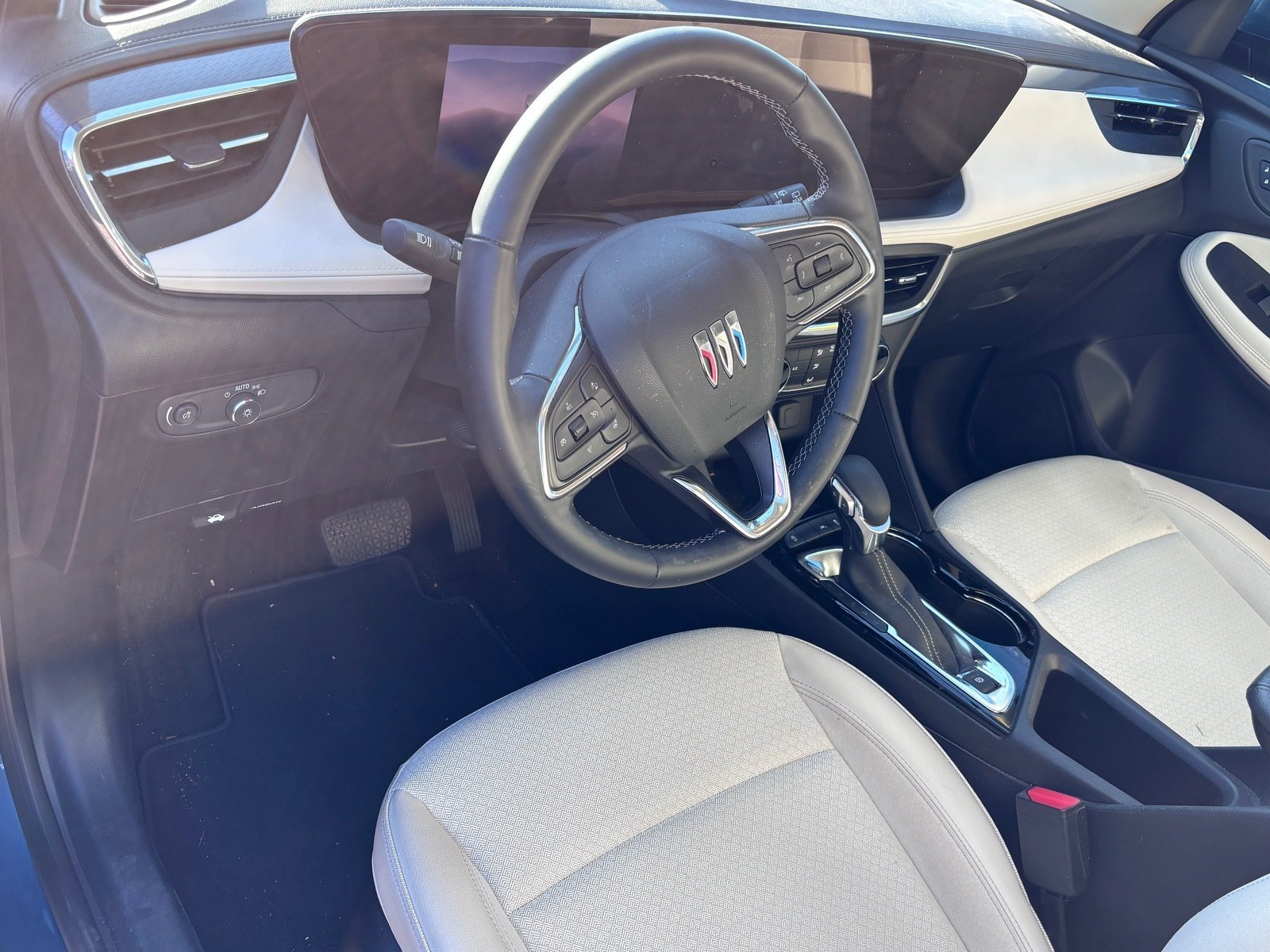 Used 2025 Ocean Blue Metallic Buick Preferred image 6