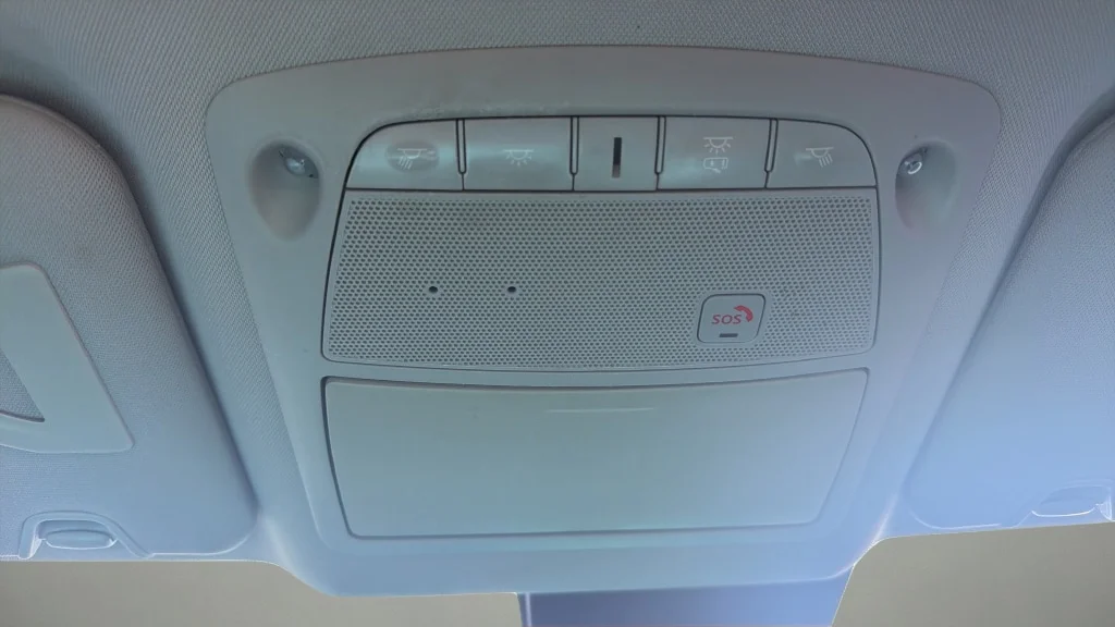 Used 2018 Gun Metallic Nissan SL image 24