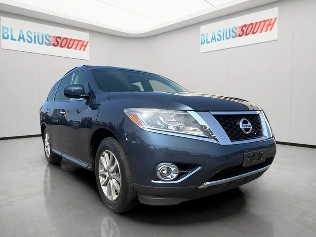 Used 2015 Blue Nissan SV image 1