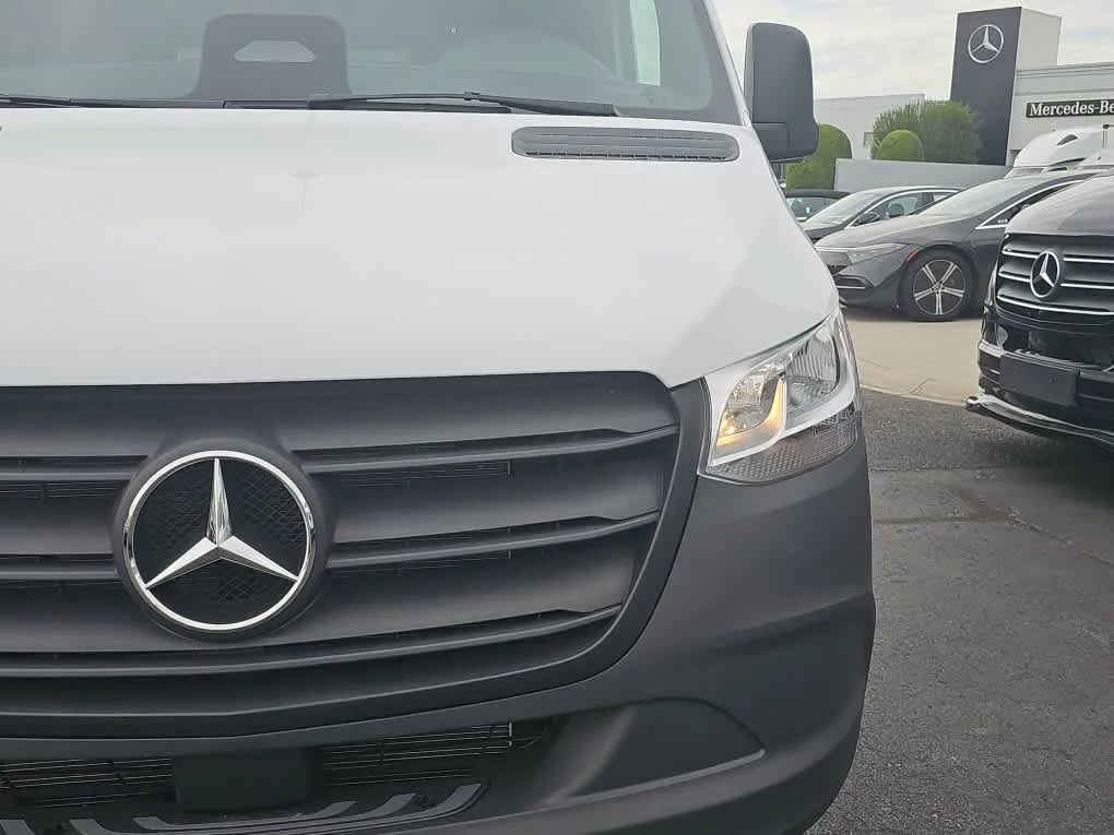 New 2026 Arctic White Mercedes-Benz  image 5