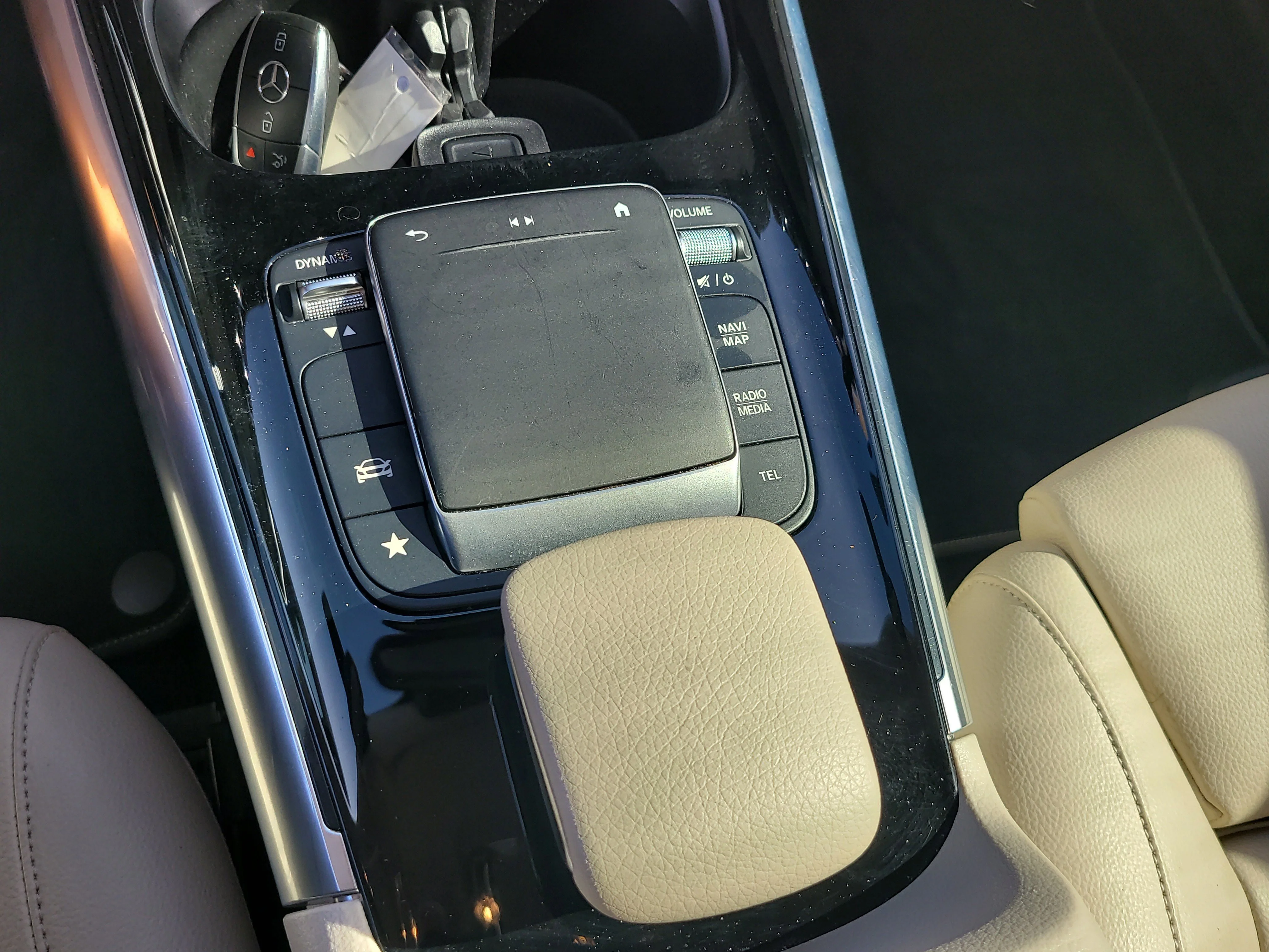 Used 2021  Mercedes-Benz GLA 250 image 24