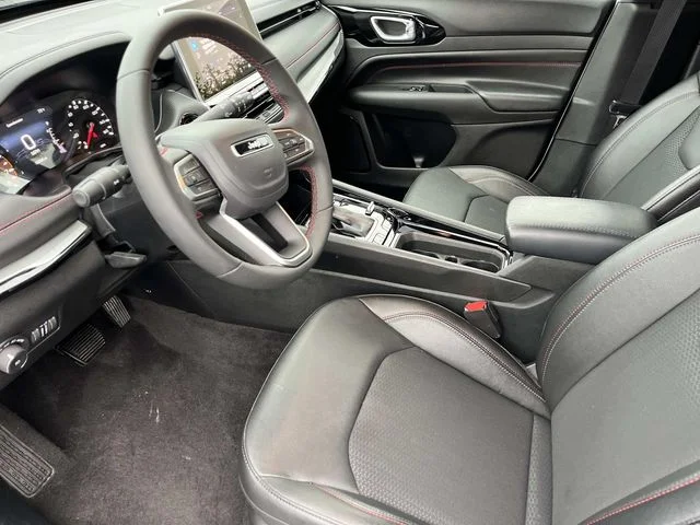 Used 2025 White Jeep Trailhawk image 25