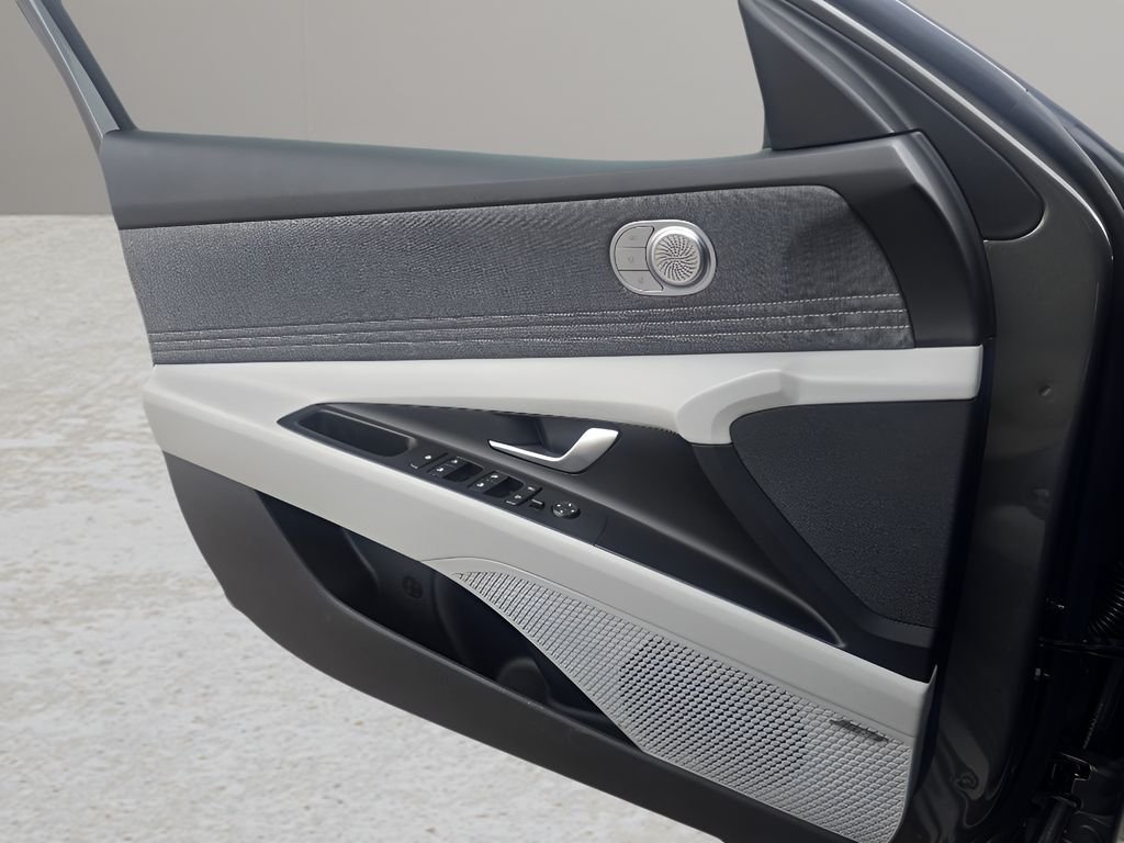 New 2026 Ecotronic Gray Hyundai Limited image 16