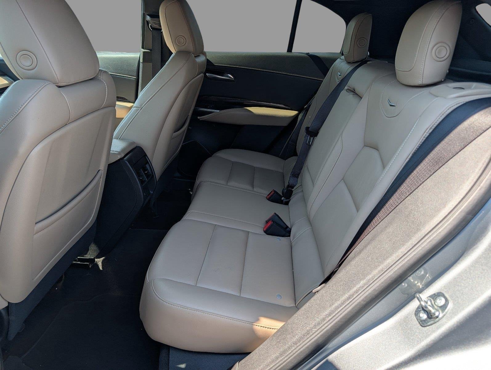 Used 2025 Argent Silver Metallic Cadillac FWD Premium Luxury image 32