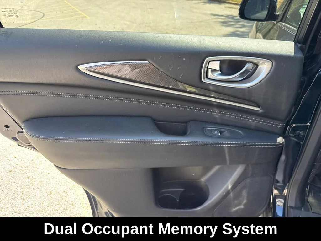 Used 2017 Blue INFINITI Base image 25