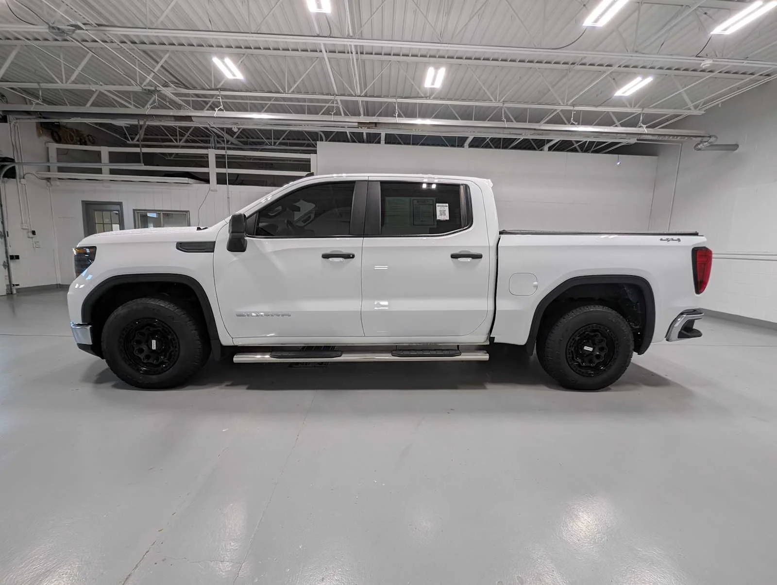 Used 2022 Summit White GMC Pro image 12