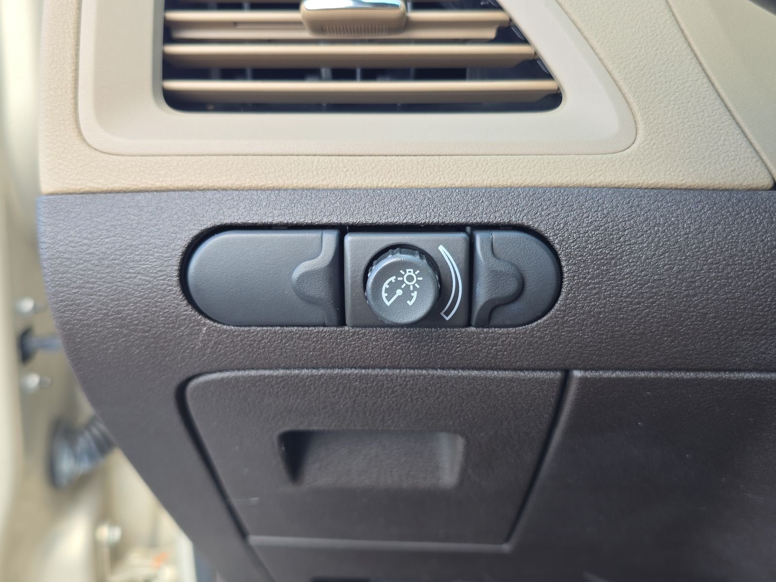Used 2010 Gold Chevrolet LT image 18