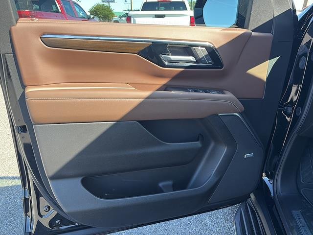 New 2026 Black Chevrolet High Country image 31