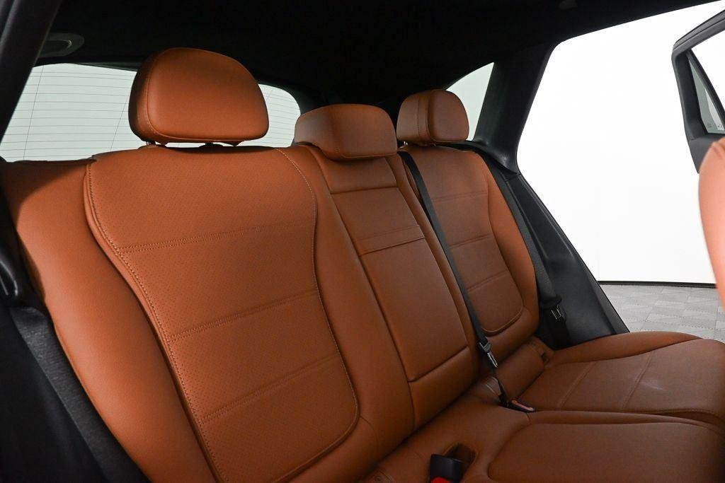New 2026 Polar White Mercedes-Benz GLC 300 image 21
