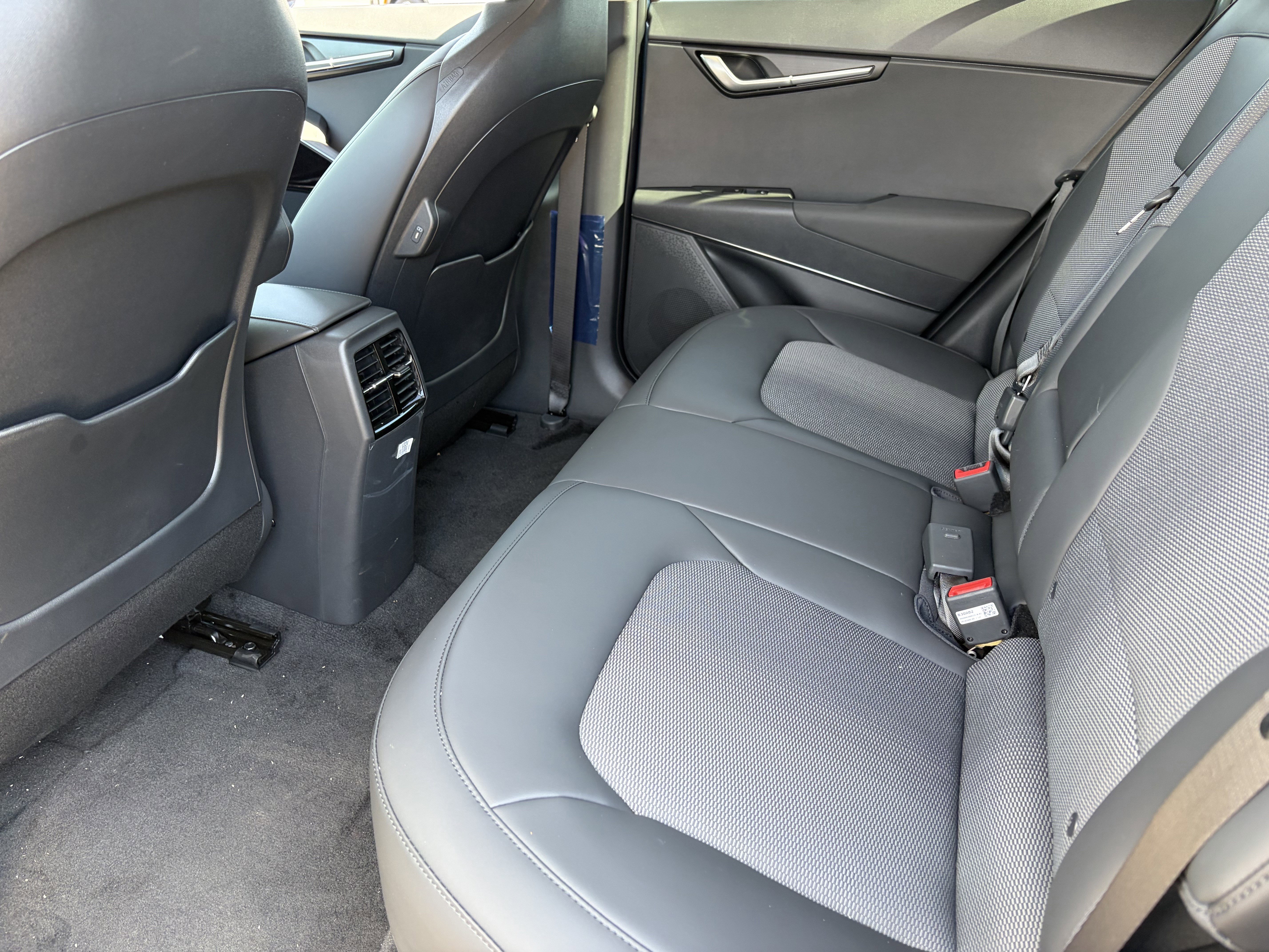 New 2026 Mineral Blue Kia WIND image 15