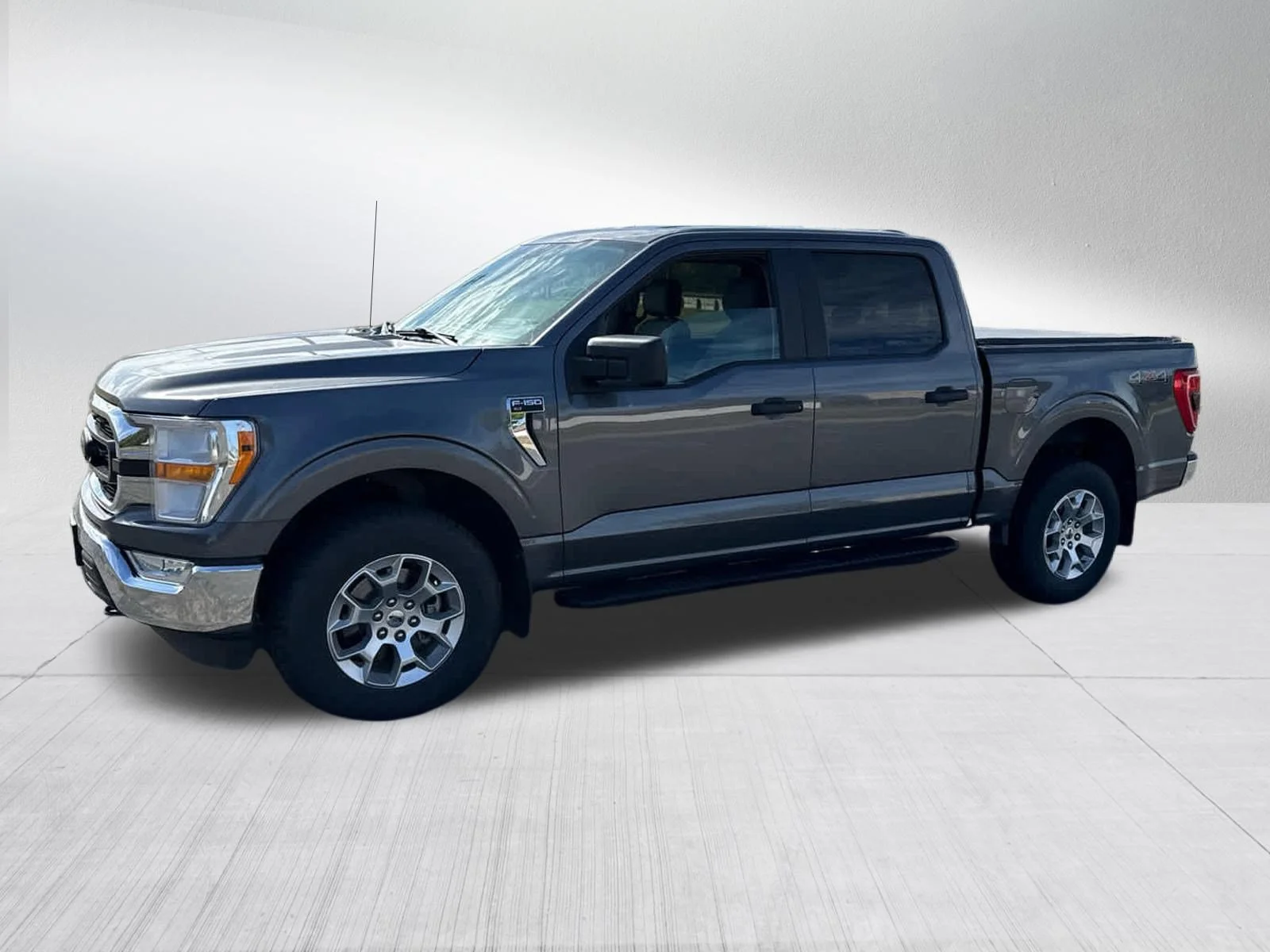 Used 2021 Carbonized Gray Metallic Ford XLT image 5
