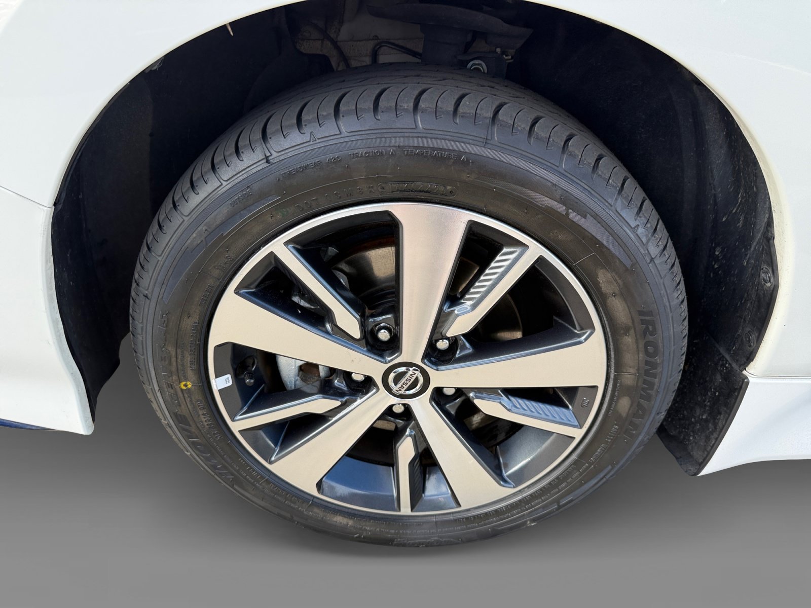 Used 2022 Glacier White Nissan S Plus image 9