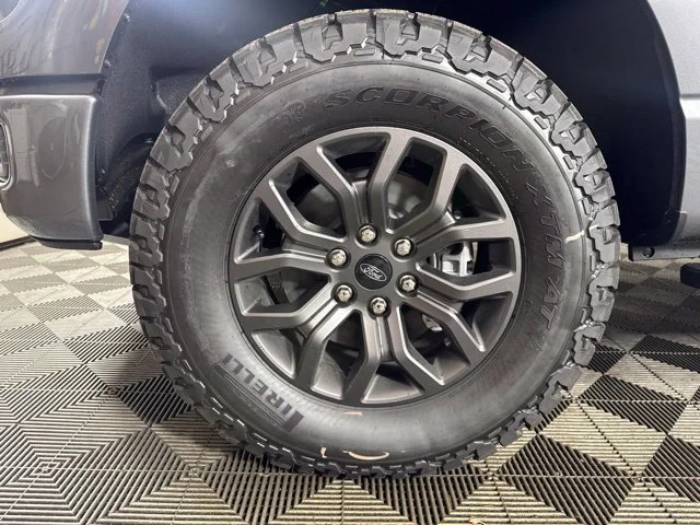 New 2026 Carbonized Gray Metallic Ford Tremor image 9