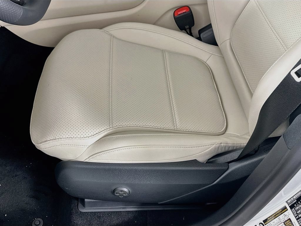 New 2027 Polar White Mercedes-Benz GLC 350e image 54