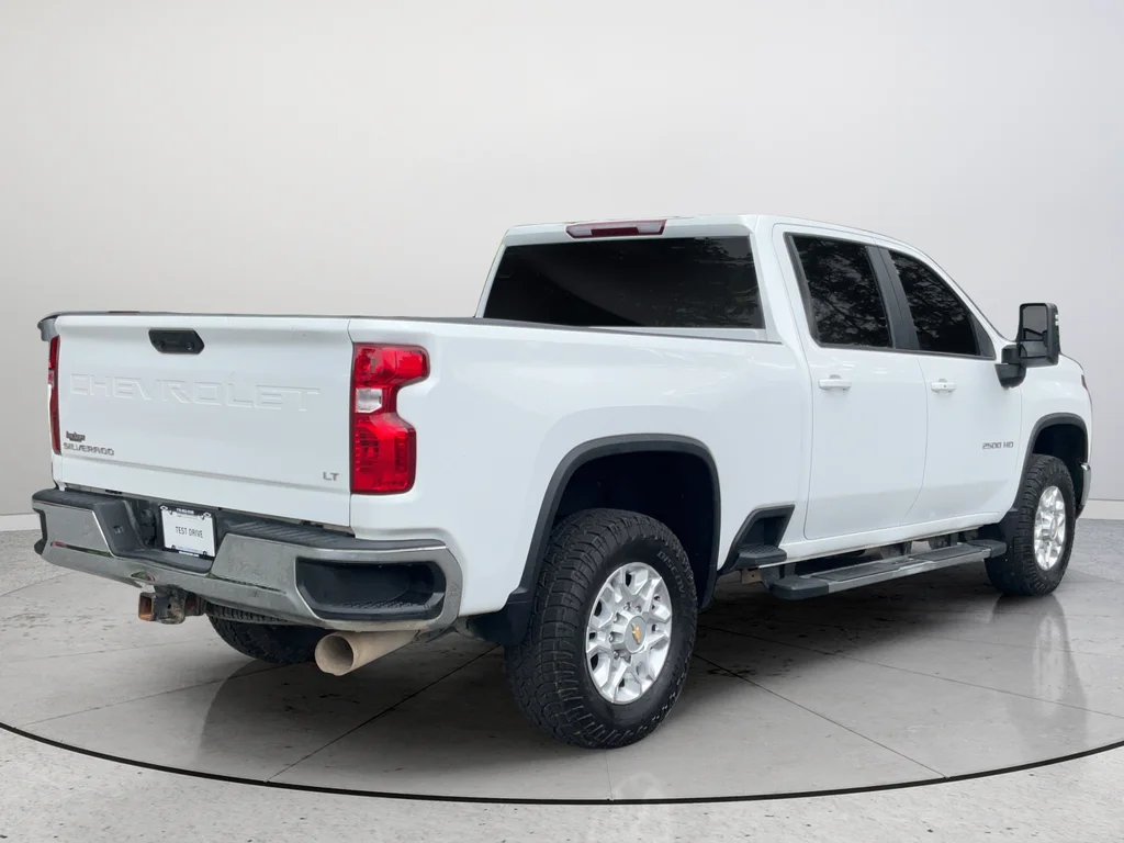 Used 2024 White Chevrolet LT image 7