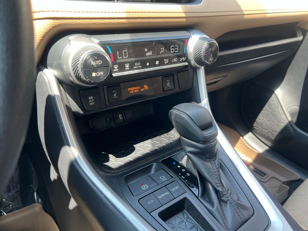 Used 2019 Gray Toyota XLE image 32