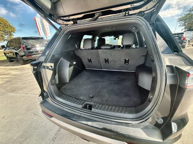 2025 Chevrolet Equinox LT - Photo 25