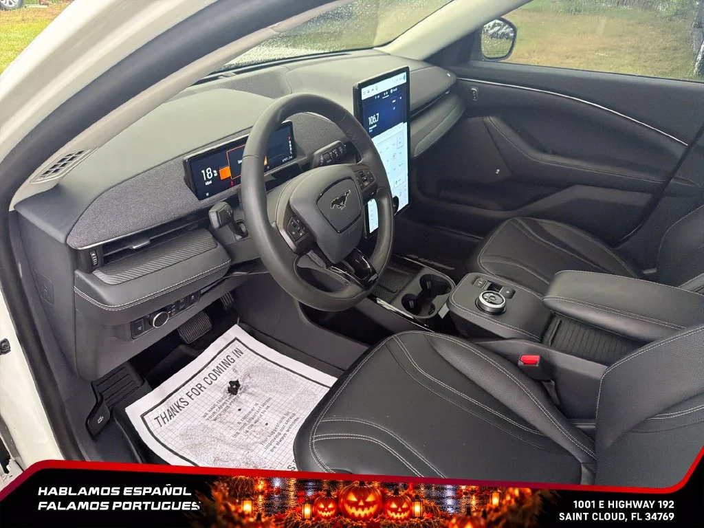 Used 2022  Ford Premium image 14