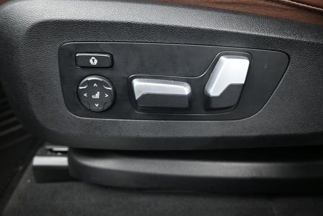 Used 2024 Gray BMW sDrive40i image 33